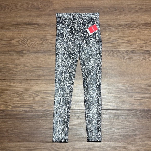 SPANX Pants - SPANX Faux Leather Snake Leggings S Small High Rise NWT Sculpt